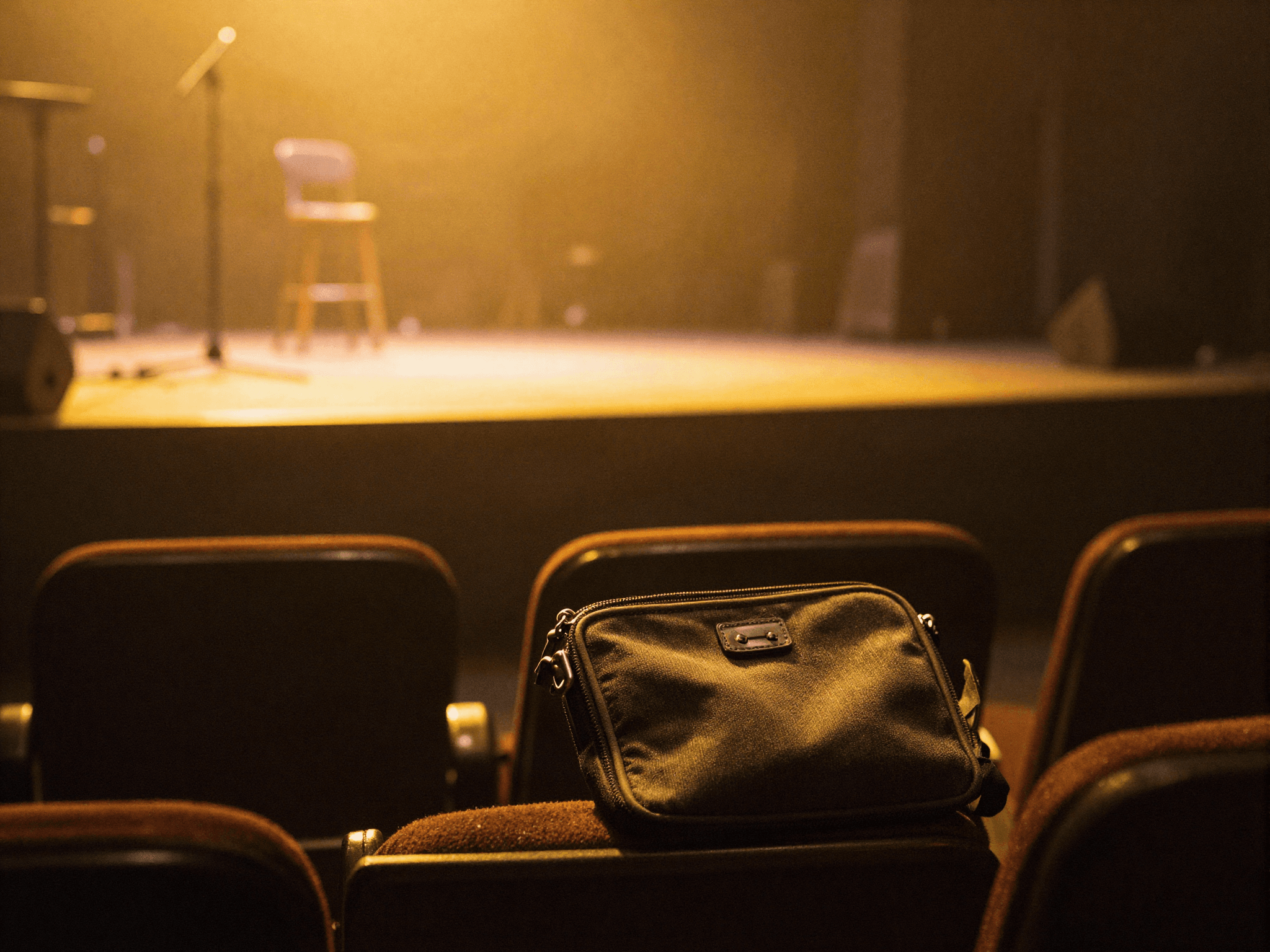 A show where the phone goes away — Jack White in Seoul