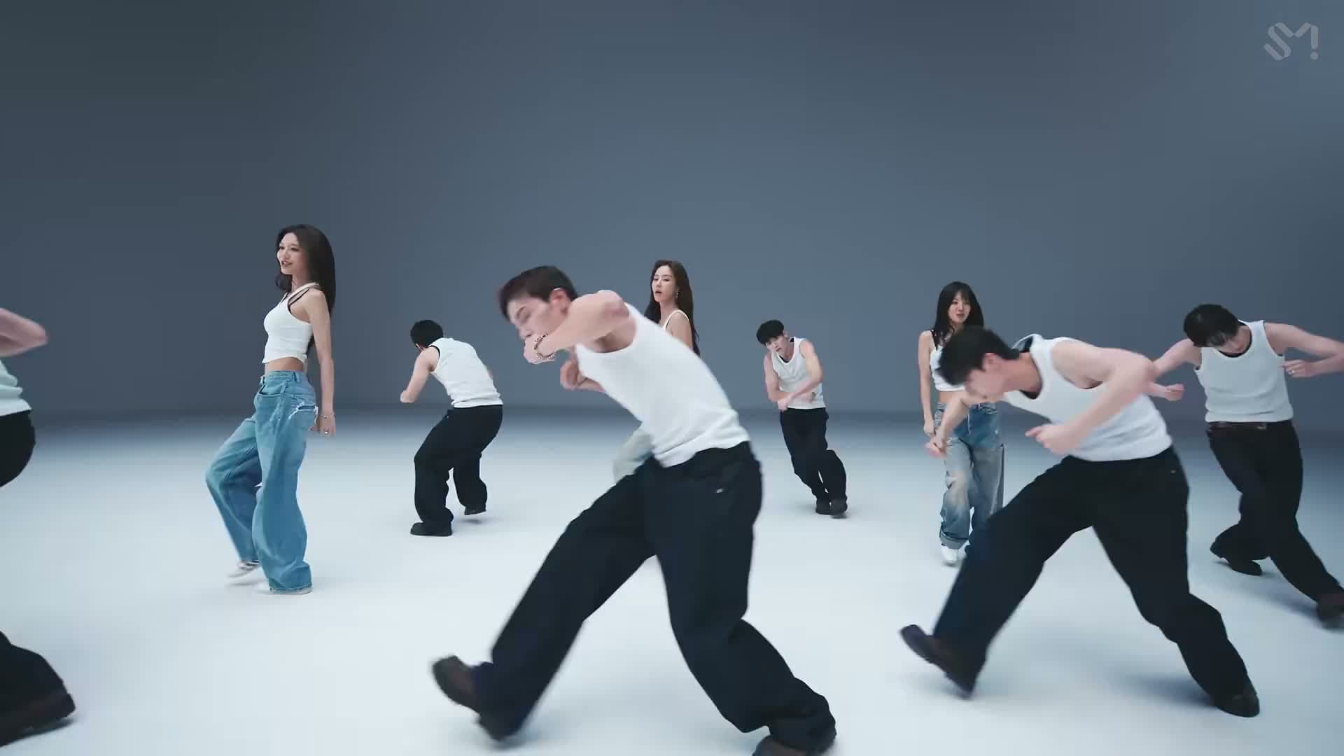 하우스에서 힙합으로, 그 순간 화면도 붉어진다 — 소녀시대-효리수 'Skibidi'