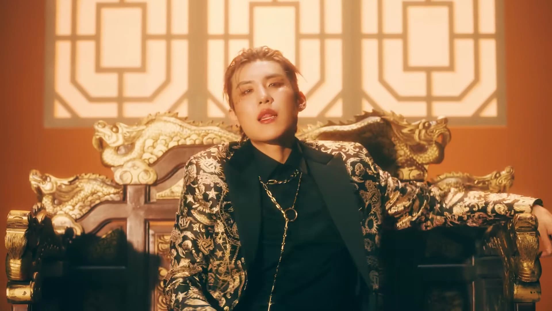 'SOLSTICE' 전에 박우진 입문 — 'BREATHE'부터 'BOTTOMS UP'까지, 크레디트로 본 여섯 곡